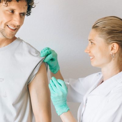 Uw essentiële gids voor medische reisklinieken en vaccinatiecentra